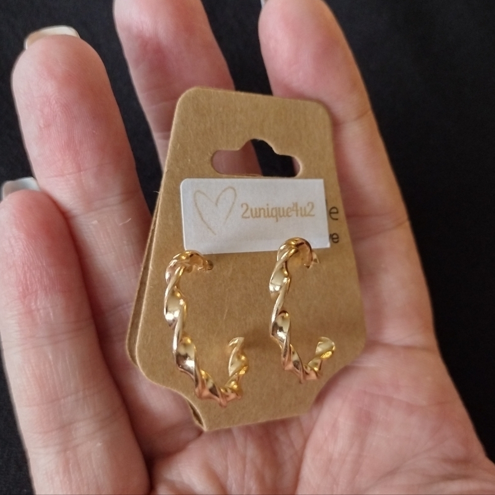 Gold Twisted Hoop Earrings NWT - Picture 3 of 5
